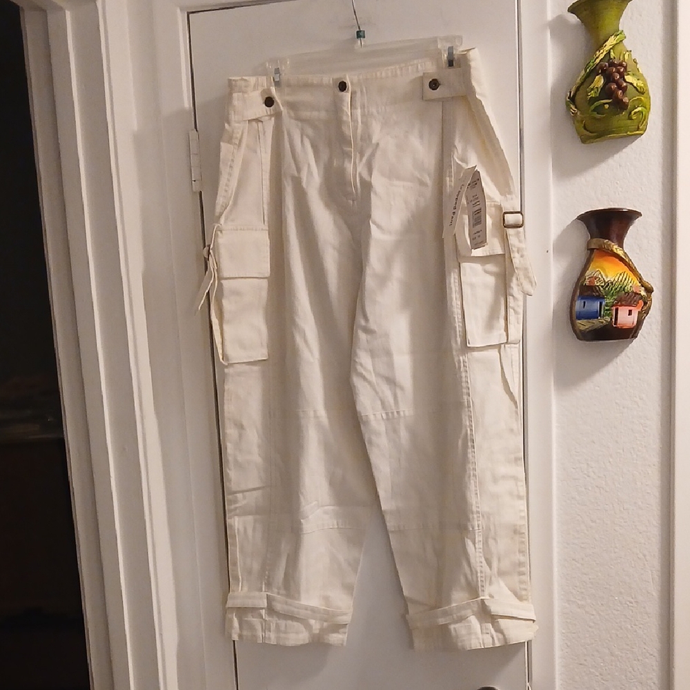 Women's White Cropped Pants Size 12